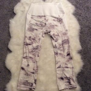 GapFit workout leggings